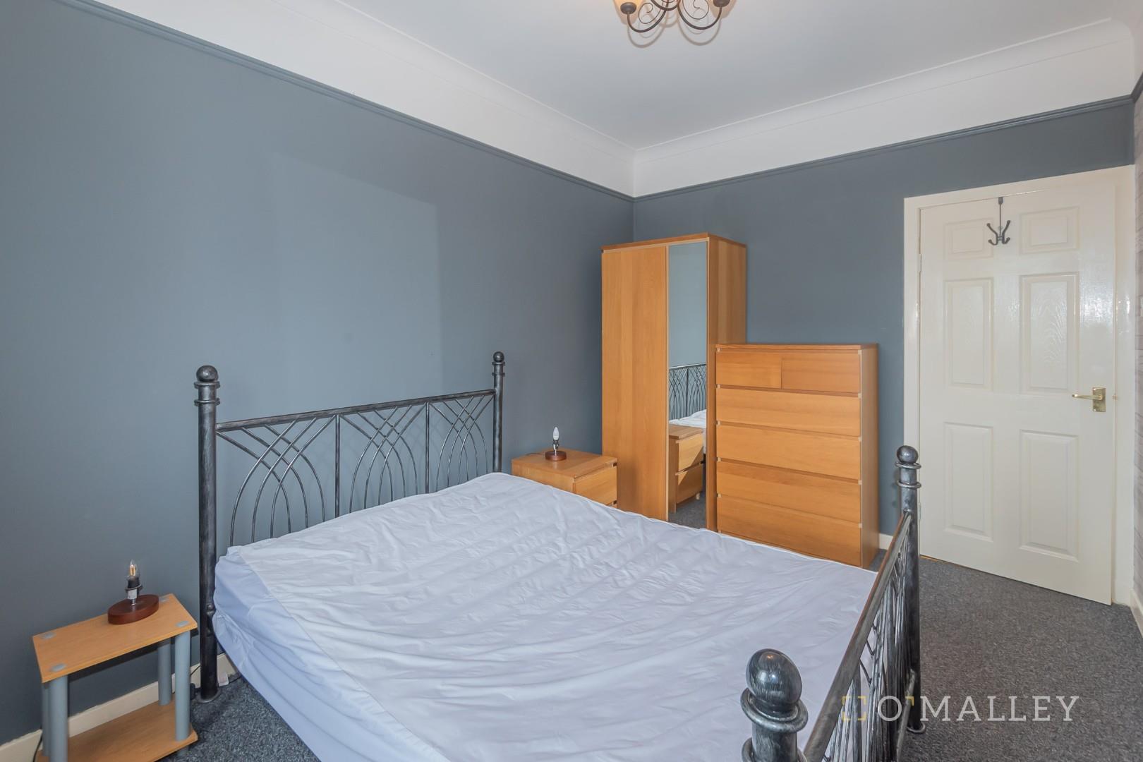Bedroom 1(2).jpg